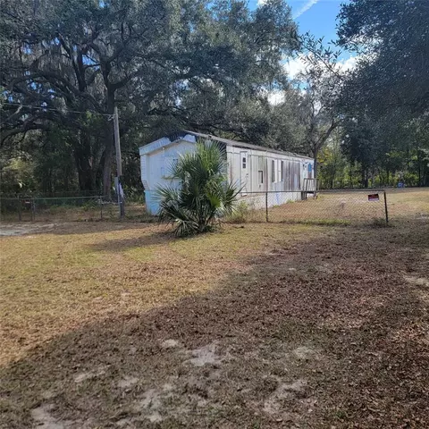 19170 SE 95th St, Ocklawaha, FL 32179