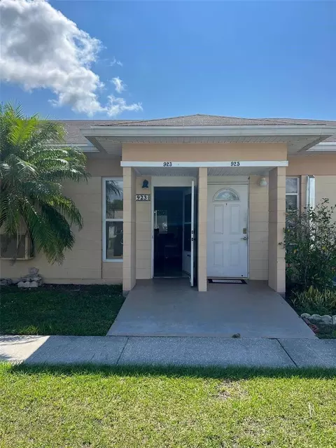 923 Club Cir, Lake Wales, FL 33898