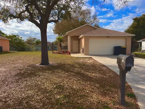 121 Cherokee Dr, Auburndale, FL 33823