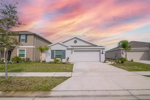 132 Pineywoods St, Saint Cloud, FL 34772 photo 1