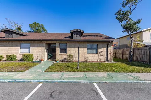 629 Hampton St, Auburndale, FL 33823