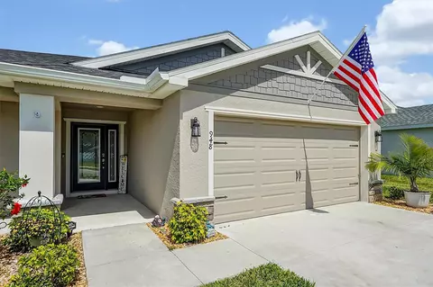 948 Montgomery Ln, Auburndale, FL 33823