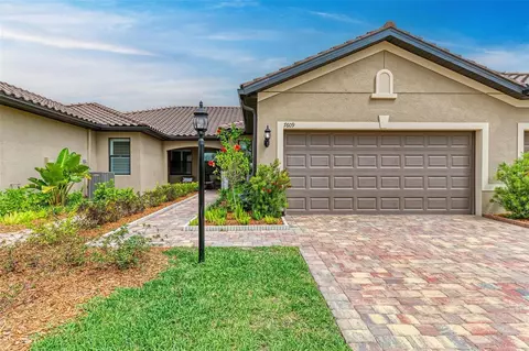 7609 Summerland Cv, Lakewood Ranch, FL 34202