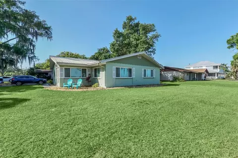 2 Massachusetts Ave, Saint Cloud, FL 34769