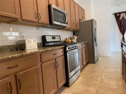 Kitchen - 2410 Datura Loop, Saint Cloud, FL 34772 photo 4 of 4