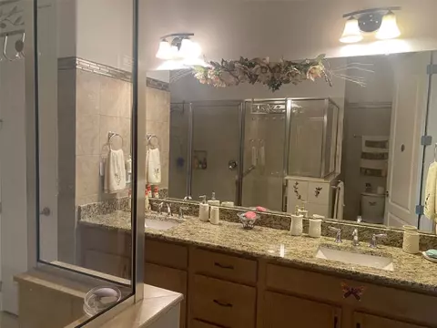 Bath - 2410 Datura Loop, Saint Cloud, FL 34772 photo 1 of 11
