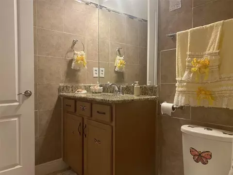 Bath - 2410 Datura Loop, Saint Cloud, FL 34772 photo 9 of 11