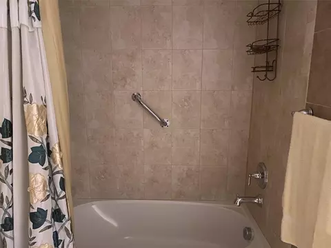 Bath - 2410 Datura Loop, Saint Cloud, FL 34772 photo 11 of 11