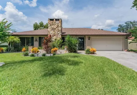 814 Sandalwood Dr, Plant City, FL 33563