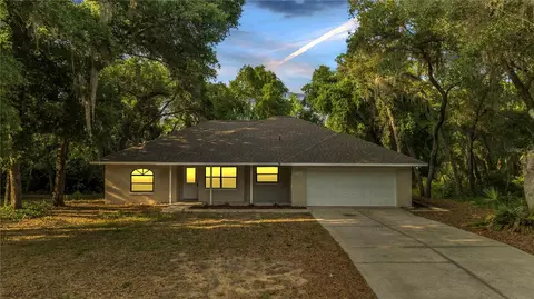 702 Village Ct, Fruitland Park, FL 34731