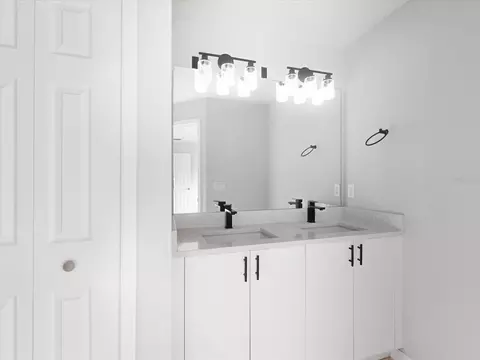 Bath - 16617 SW 31st Cir, Ocala, FL 34473 photo 1 of 2