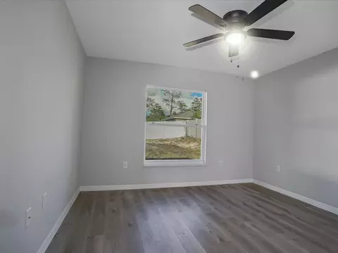 Bedroom - 16617 SW 31st Cir, Ocala, FL 34473 photo 2 of 5