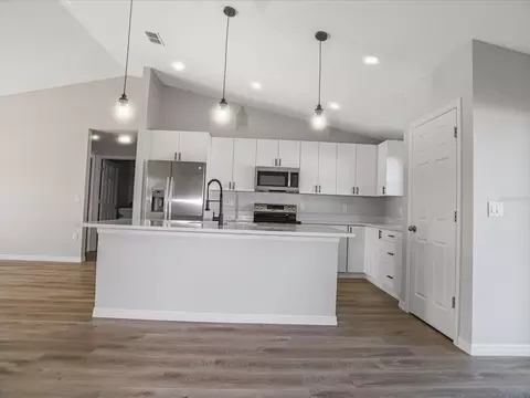 Kitchen - 16617 SW 31st Cir, Ocala, FL 34473 photo 2 of 3