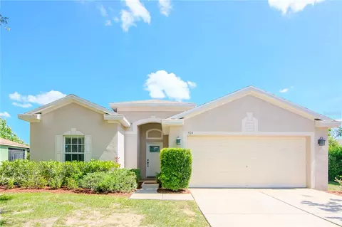 904 Coade Stone Dr, Seffner, FL 33584