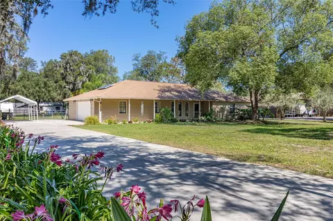 8222 Spruce Ln, Lakeland, FL 33809