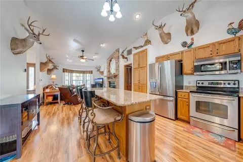 Kitchen - 4450 Kaiser Ave, Saint Cloud, FL 34772 photo 3 of 9