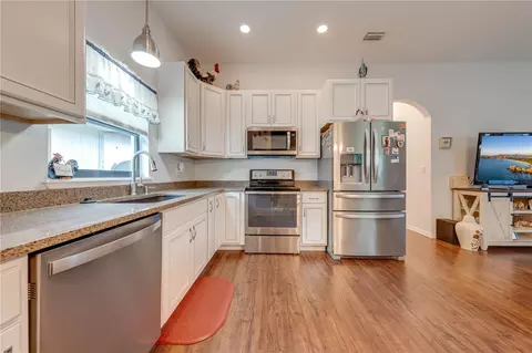 Kitchen - 4450 Kaiser Ave, Saint Cloud, FL 34772 photo 7 of 9