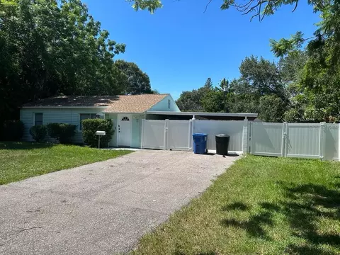1565 Canterbury Rd N, Saint Petersburg, FL 33710