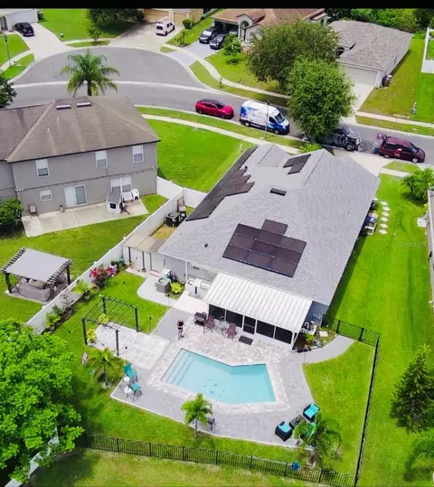 2364 Walnut Canyon Dr, Kissimmee, FL 34758