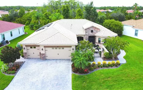 221 Escondido Ct, Poinciana, FL 34759