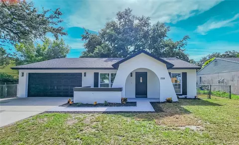 2220 Crystal Grove Ln, Lakeland, FL 33801