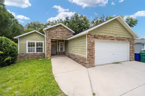 607 Powell St, Wildwood, FL 34785