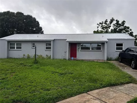 27 Attucks Cir, Frostproof, FL 33843