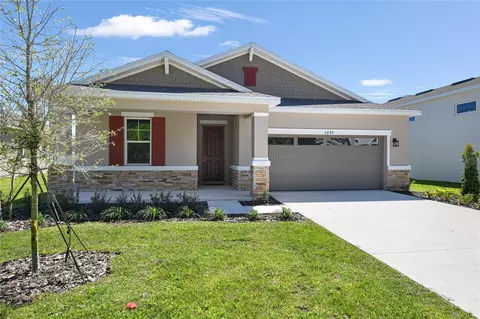 4220 Sawtooth Ct, Tavares, FL 32778