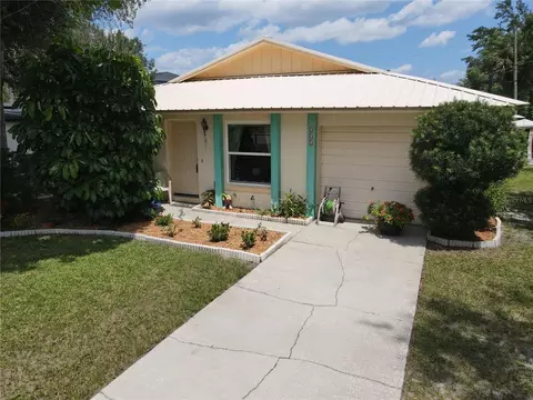 211 Pine Tree Dr, Casselberry, FL 32707