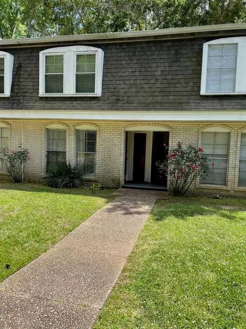 2020 Continental Ave #104, Tallahassee, FL 32304