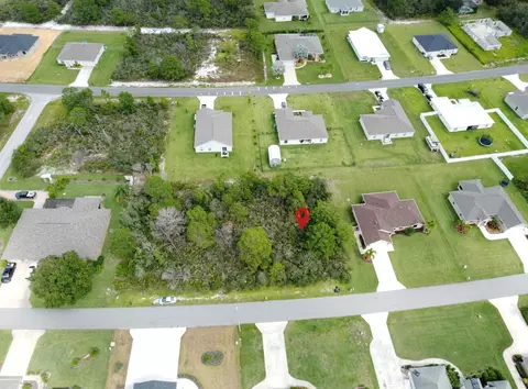 5017 Myrtle Beach Dr, Sebring, FL 33872
