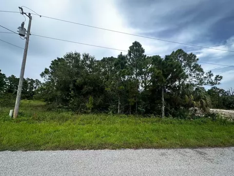 422 Majors Ave S, Lehigh Acres, FL 33974