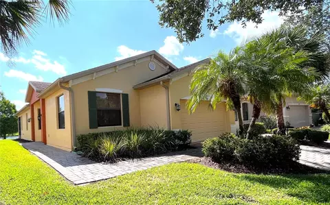 917 Grand Canal Dr, Kissimmee, FL 34759