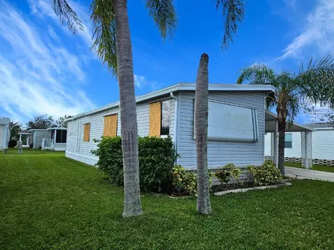 5707 45th St E #263, Bradenton, FL 34203