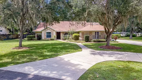 1596 Twelve Oaks Cir, Kissimmee, FL 34744