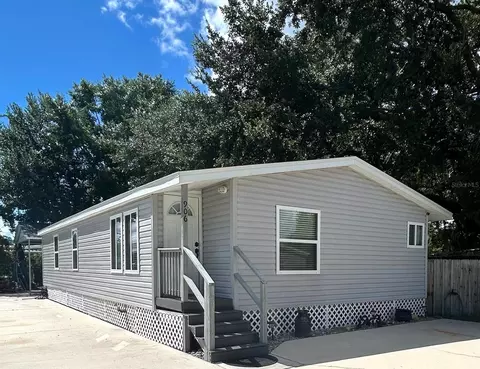 906 Robinson Ave, Saint Cloud, FL 34769