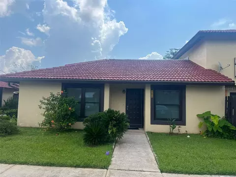 460 Hunter Cir, Kissimmee, FL 34758