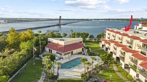 204 3rd St W #406, Bradenton, FL 34205