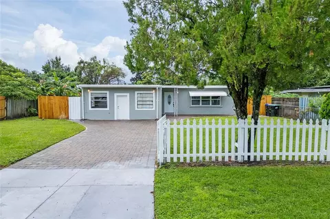 2014 Pineway Dr, Orlando, FL 32839