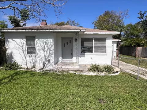 220 3rd St, Daytona Beach, FL 32117