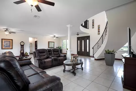 Living - 3211 Lakeshore Blvd, Saint Cloud, FL 34769 photo 3 of 5