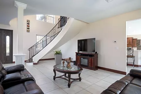 Living - 3211 Lakeshore Blvd, Saint Cloud, FL 34769 photo 2 of 5
