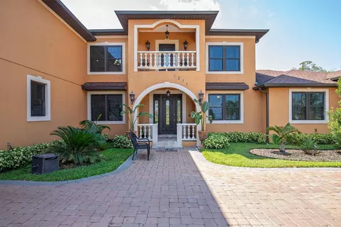 Exterior - 3211 Lakeshore Blvd, Saint Cloud, FL 34769 photo 2 of 6