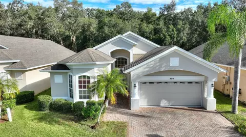 520 Vista Oaks Way, Davenport, FL 33837