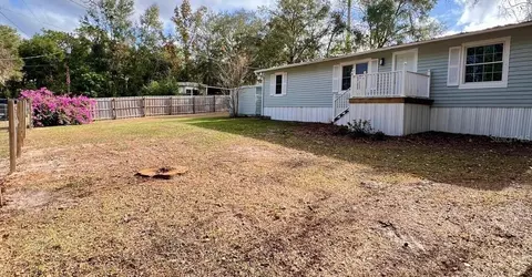 8100 E Southlake Dr, Floral City, FL 34436