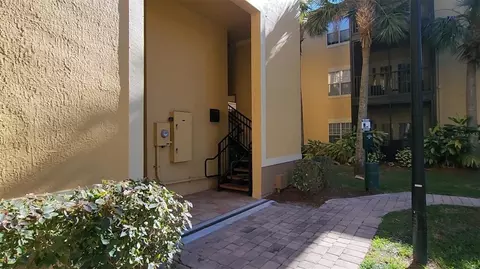 4333 Bayside Village Dr #314, Tampa, FL 33615