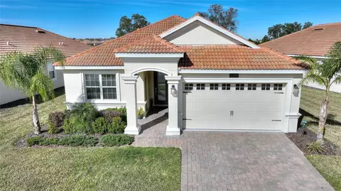 8899 Fallen Oak Dr, Davenport, FL 33836