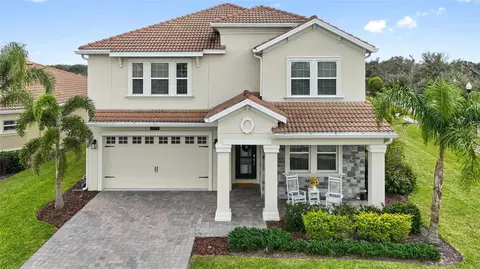 8819 Fallen Oak Dr, Davenport, FL 33896