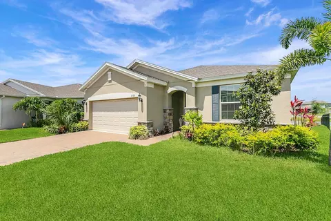 5125 Chickadee St, Saint Cloud, FL 34771