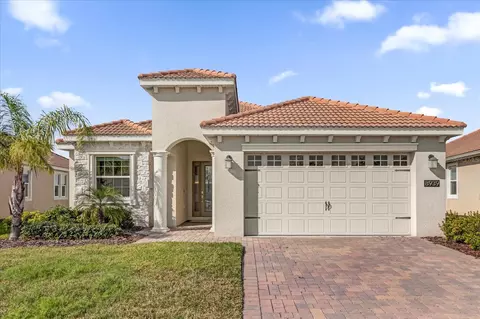 8939 Fallen Oak Dr, Davenport, FL 33896